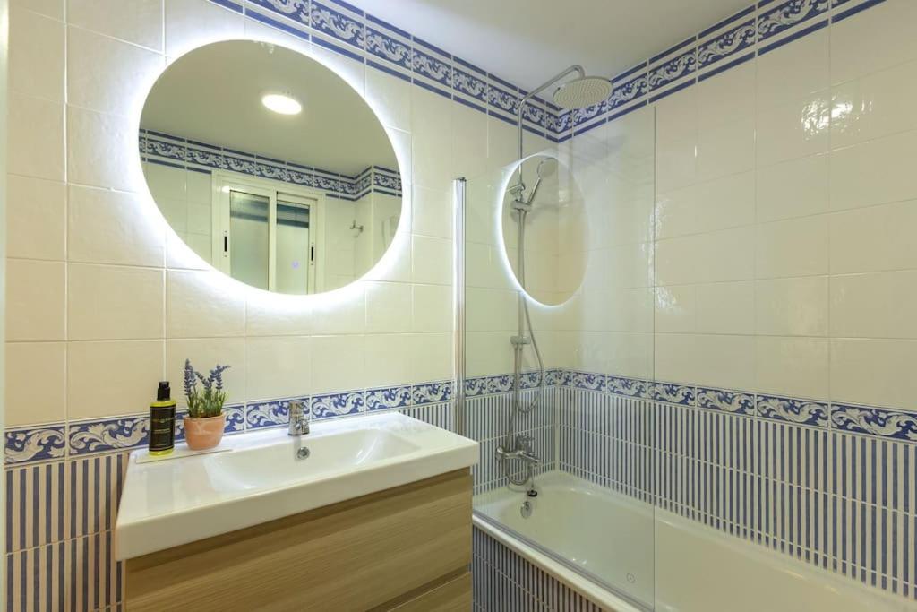 Apartamento Triana Deluxe By Valcambre Sevilla Exterior foto